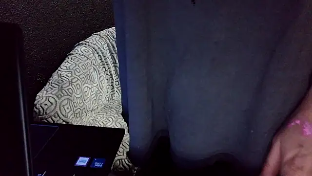 Snapshot of fetishslut4u chatting on October 9, 1:47 am fetishslut4u online show from October 9, 1:47 am