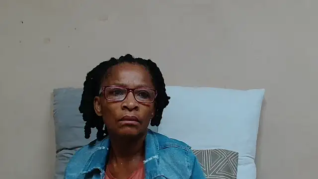 Snapshot of SugarPoppy24xxx chatting on November 3, 9:21 am SugarPoppy24xxx online show from November 3, 9:21 am