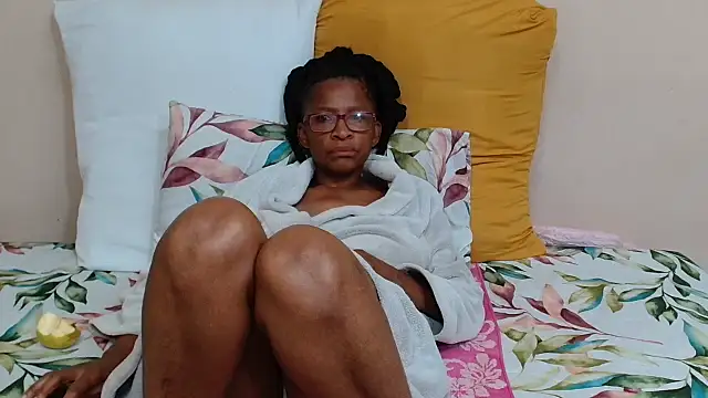 Snapshot of SugarPoppy24xxx chatting on November 4, 1:10 pm SugarPoppy24xxx online show from November 4, 1:10 pm