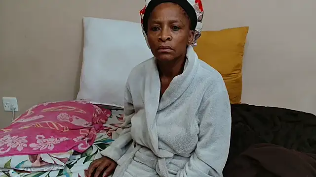 Snapshot of SugarPoppy24xxx chatting on November 11, 6:02 am SugarPoppy24xxx online show from November 11, 6:02 am