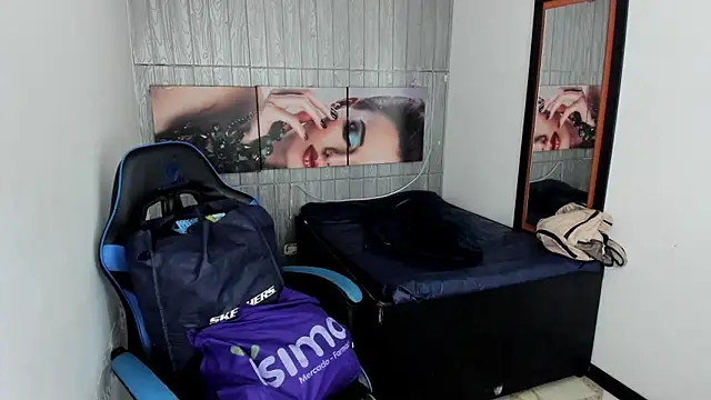 alison moon7 online show from October 2, 12:01 pm