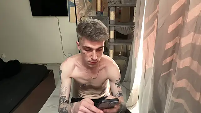 davesinner online show from April 15, 8:43 am