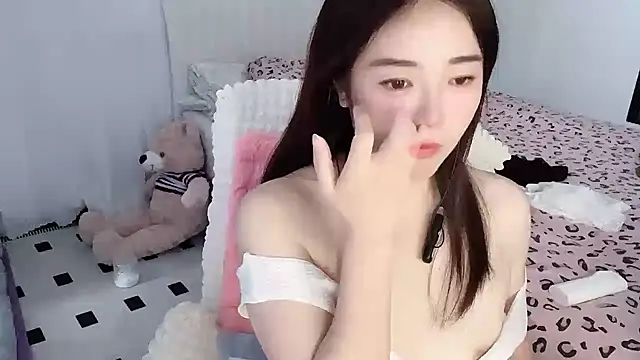 Xiali-166 online show from December 3, 4:20 am