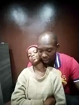 TinnyVsGiant online show from October 31, 8:10 pm