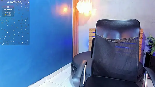 Daiisy kiss online show from October 8, 7:00 pm