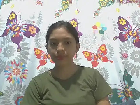 Snapshot of preggymom19 chatting on September 21, 2:35 am preggymom19 online show from September 21, 2:35 am