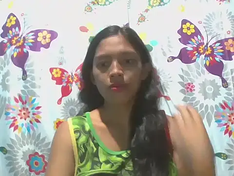 Snapshot of preggymom19 chatting on October 20, 2:12 am preggymom19 online show from October 20, 2:12 am