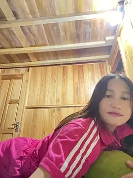 phungtiti online show from October 3, 1:41 pm