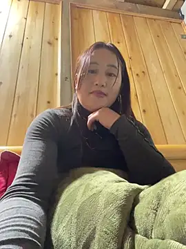 phungtiti online show from February 17, 1:35 am