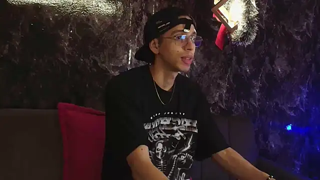 nicolai drake online show from December 15, 3:33 am