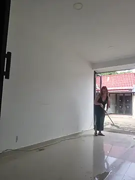 Nina vallon online show from November 10, 1:21 pm