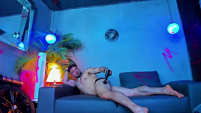 Snapshot of dennis_cox1 chatting on September 14, 7:02 pm dennis cox1 online show from September 14, 7:02 pm