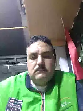 Snapshot of mM0140 chatting on December 13, 11:21 pm mM0140 online show from December 13, 11:21 pm