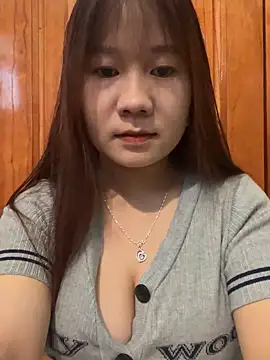 qinejr37 online show from October 2, 11:56 pm