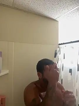 Snapshot of Kingstrokezxx chatting on November 13, 3:49 am Kingstrokezxx online show from November 13, 3:49 am