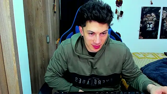 Snapshot of javiersexymann chatting on December 14, 3:51 am javiersexymann online show from December 14, 3:51 am