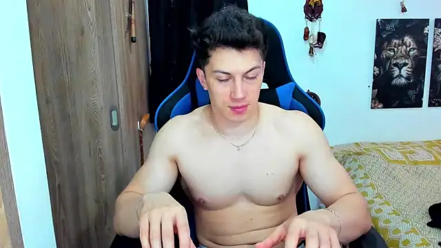 Snapshot of javiersexymann chatting on December 15, 8:58 pm javiersexymann online show from December 15, 8:58 pm