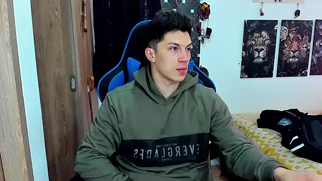 Snapshot of javiersexymann chatting on December 17, 4:43 pm javiersexymann online show from December 17, 4:43 pm