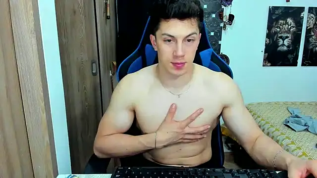 Snapshot of javiersexymann chatting on December 18, 10:57 pm javiersexymann online show from December 18, 10:57 pm