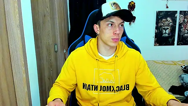 Snapshot of javiersexymann chatting on January 14, 9:51 pm javiersexymann online show from January 14, 9:51 pm