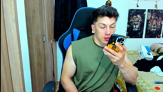 Snapshot of javiersexymann chatting on January 21, 7:06 pm javiersexymann online show from January 21, 7:06 pm