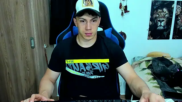 Snapshot of javiersexymann chatting on February 10, 2:19 am javiersexymann online show from February 10, 2:19 am