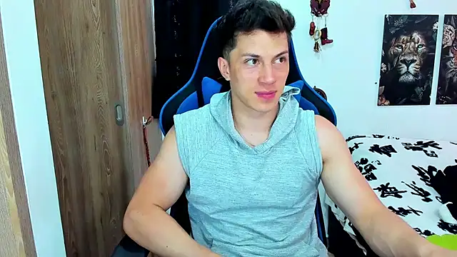 Snapshot of javiersexymann chatting on February 10, 5:30 pm javiersexymann online show from February 10, 5:30 pm