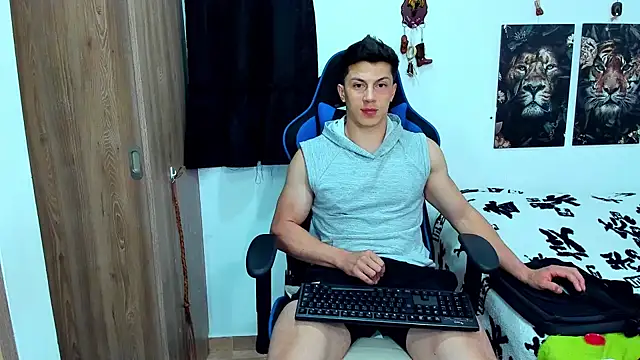 Snapshot of javiersexymann chatting on February 10, 11:55 pm javiersexymann online show from February 10, 11:55 pm