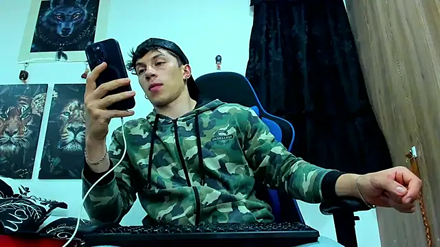 Snapshot of javiersexymann chatting on March 3, 2:04 am javiersexymann online show from March 3, 2:04 am