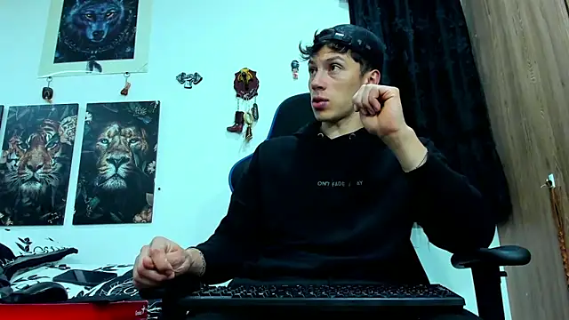 Snapshot of javiersexymann chatting on March 5, 6:54 am javiersexymann online show from March 5, 6:54 am