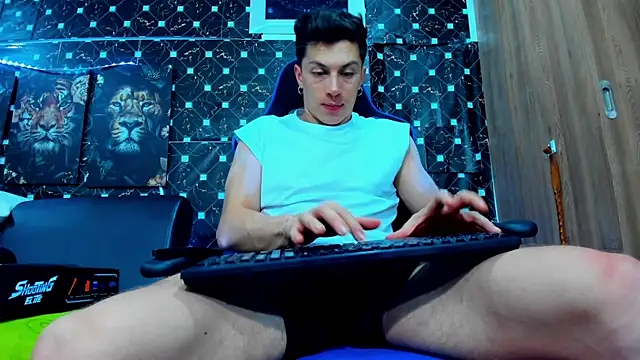 Snapshot of javiersexymann chatting on September 9, 1:49 am javiersexymann online show from September 9, 1:49 am