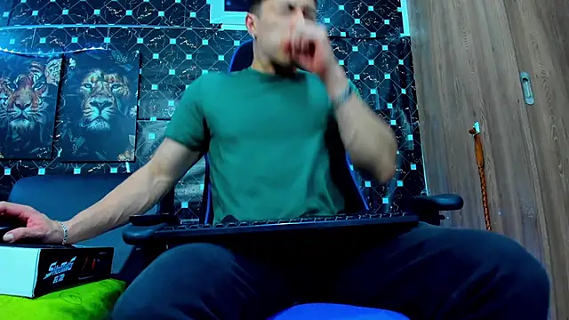 Snapshot of javiersexymann chatting on September 9, 11:15 pm javiersexymann online show from September 9, 11:15 pm