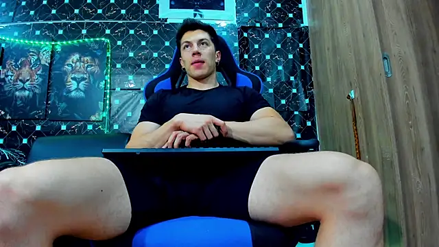 Snapshot of javiersexymann chatting on September 16, 1:28 am javiersexymann online show from September 16, 1:28 am