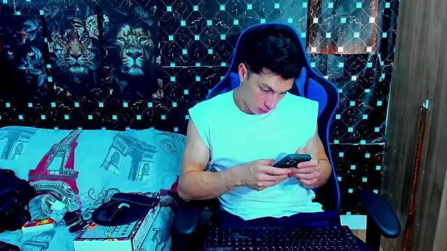 javiersexymann online show from December 19, 7:32 pm