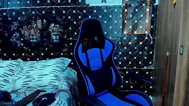 javiersexymann online show from February 17, 5:30 pm