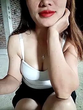 Snapshot of Findongg chatting on September 10, 8:47 am Findongg online show from September 10, 8:47 am