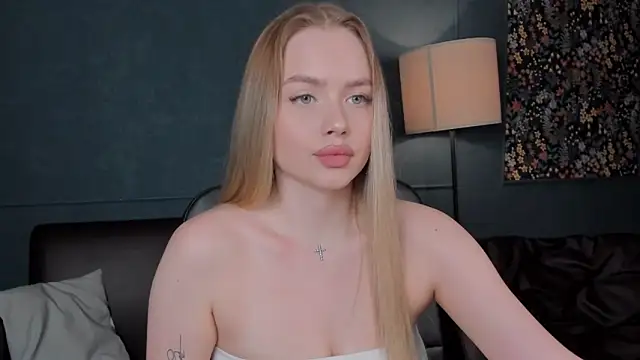 AvroraGoldie online show from September 25, 12:20 pm