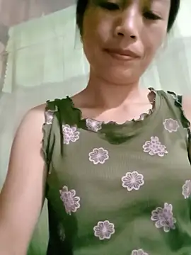 lucybaby00 online show from August 3, 11:41 pm