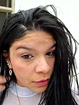 Snapshot of Eiimy_pretty chatting on October 4, 8:18 pm Eiimy pretty online show from October 4, 8:18 pm