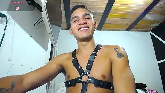 Angel latinboy online show from January 9, 10:20 pm