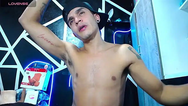 Angel latinboy online show from February 19, 12:46 am