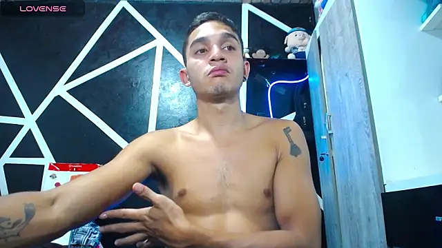 Angel latinboy online show from February 19, 9:03 pm