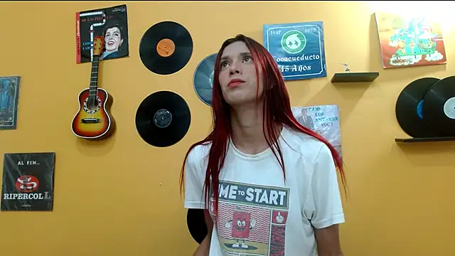 skinnyverus18 online show from January 8, 6:43 pm