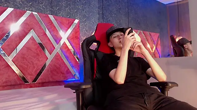 ArthurCox online show from September 8, 11:37 pm