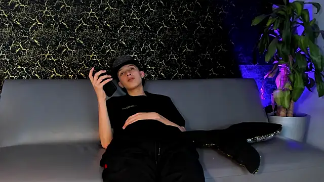 ArthurCox online show from October 18, 5:35 pm