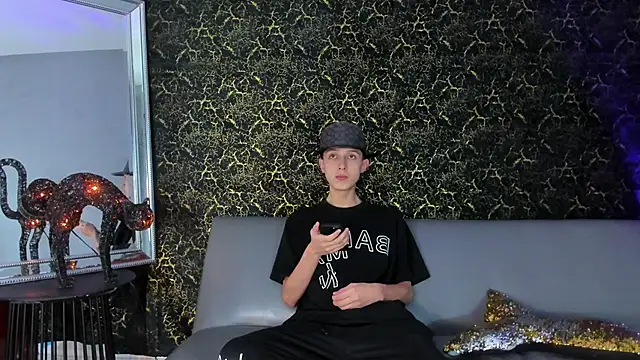 ArthurCox online show from October 24, 5:20 pm