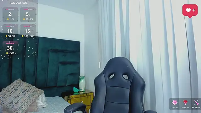 SaraWagner  online show from September 14, 12:10 am