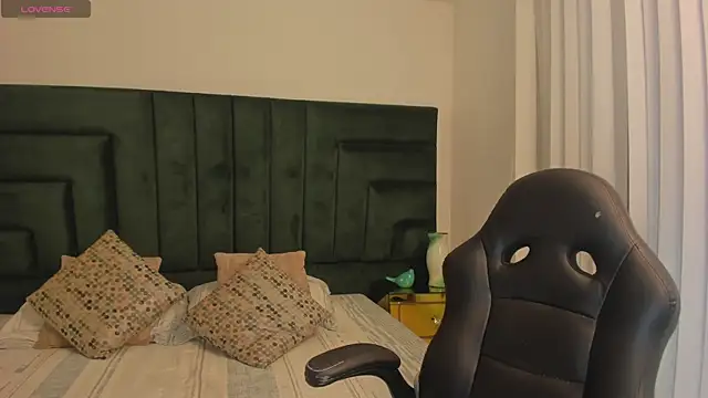 SaraWagner  online show from October 24, 12:08 am