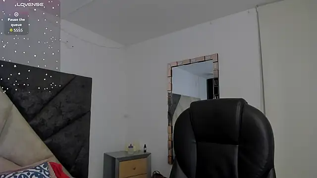 SaraWagner  online show from January 19, 12:03 am