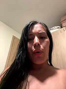 MacaW09 online show from April 14, 11:44 pm